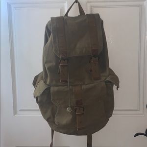 VAGABOND TRAVELER ARMY GREEN CANVAS BACKPACK